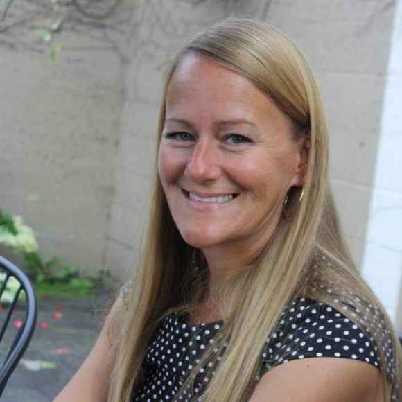 Meet your Posher, Corinne - Picture 1 of 1